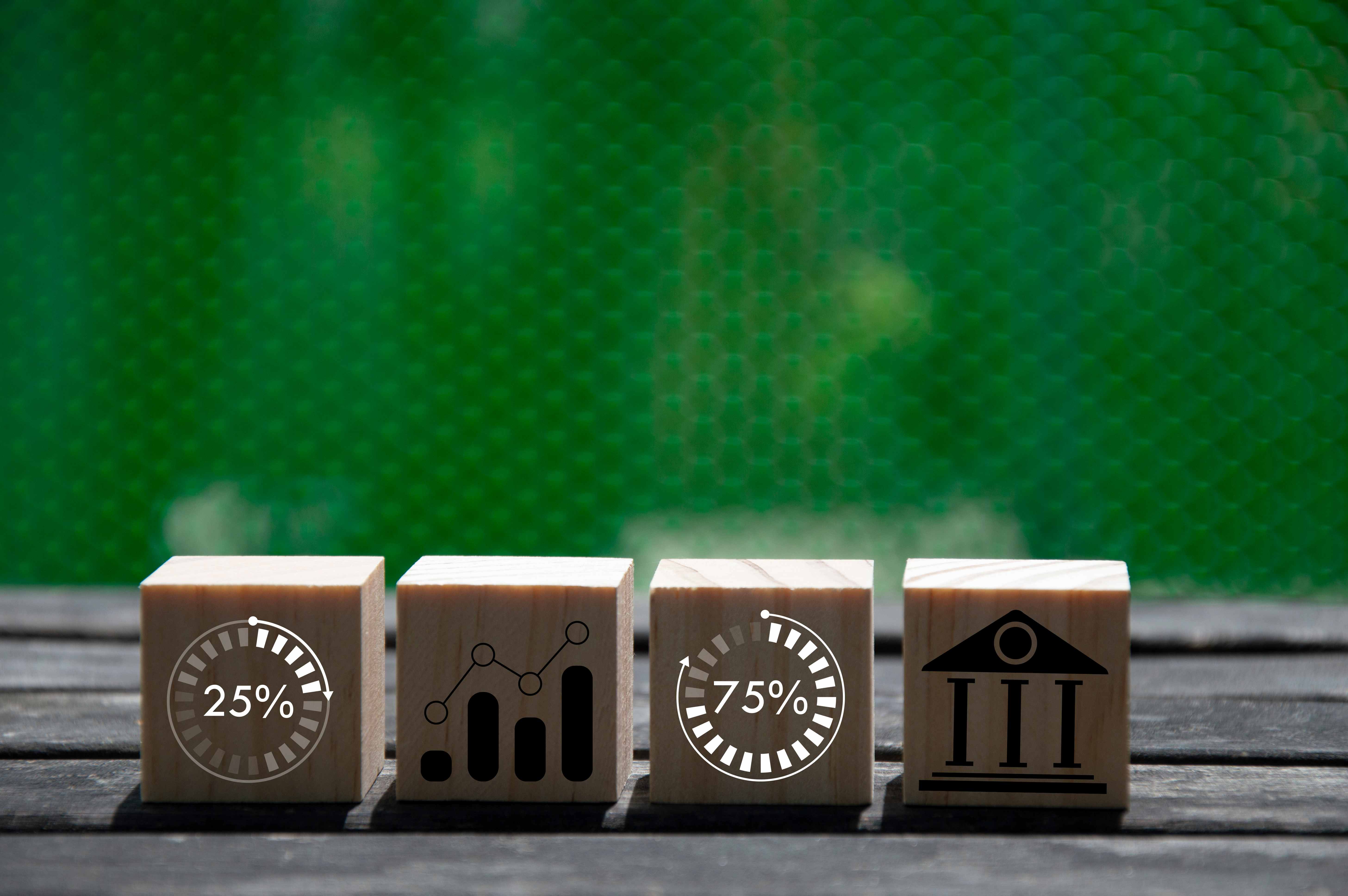 Факторы, влияющие на уровень зарплат в банках